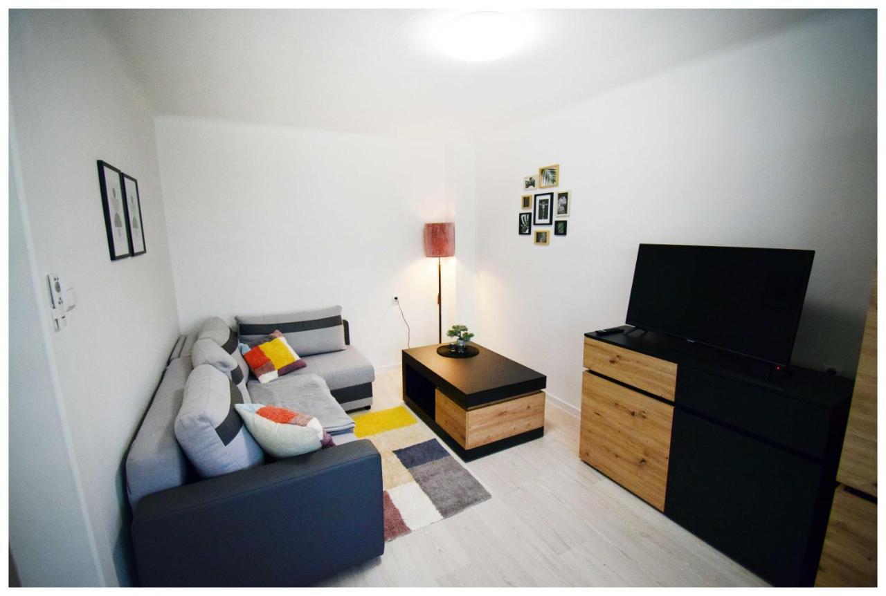 Color24 Centrum Nisko Διαμέρισμα Εξωτερικό φωτογραφία